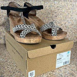 Black and white patterned wedges